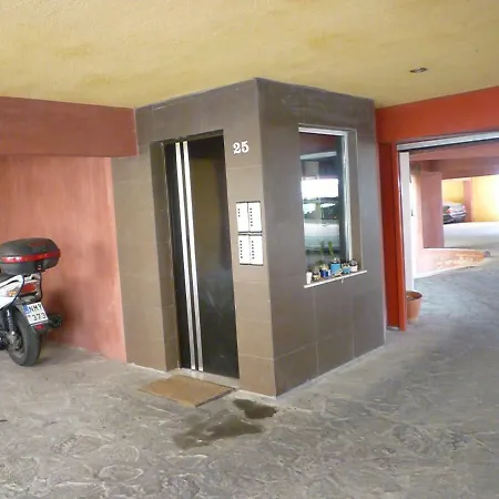 With Amazing View & Parking Lägenhet *