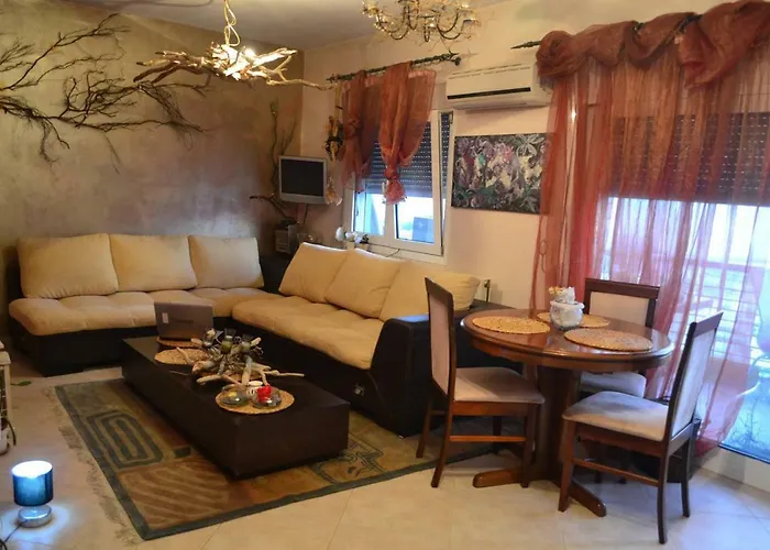 With Amazing View & Parking *